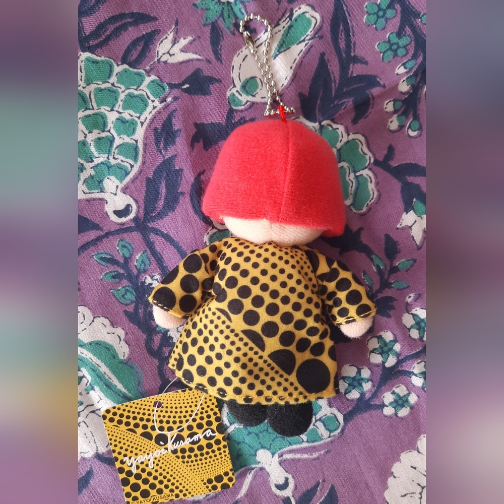 【READ ! 】NWT, YAYOI KUSAMA plush Keychain - Picture 3 of 3